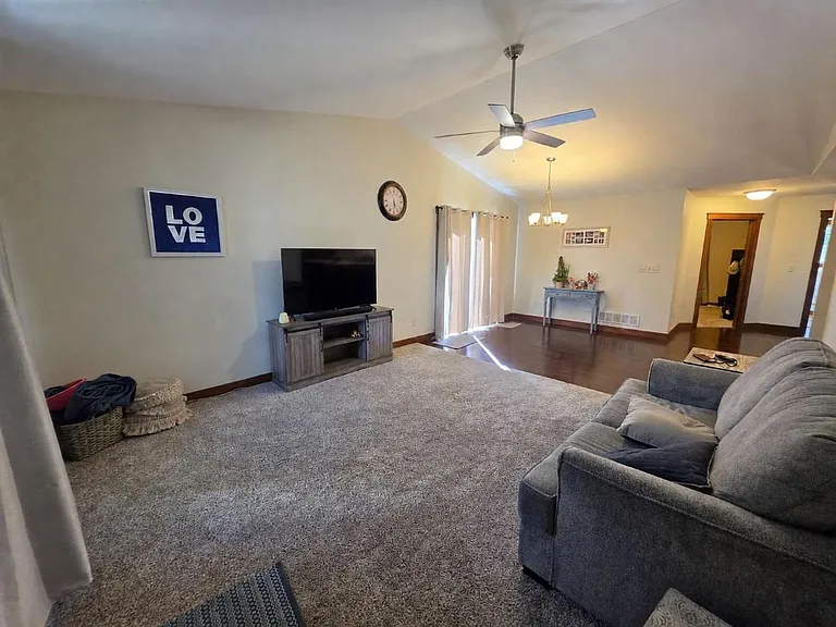 3270 White Oak Ln — Photo 7