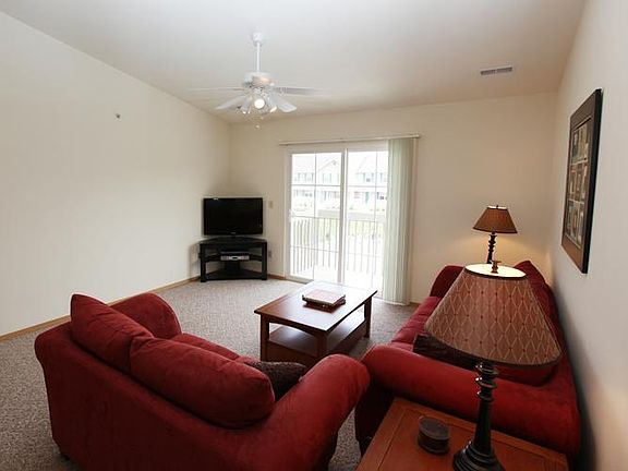 3rd image of 10-1527 W Jackson St #10