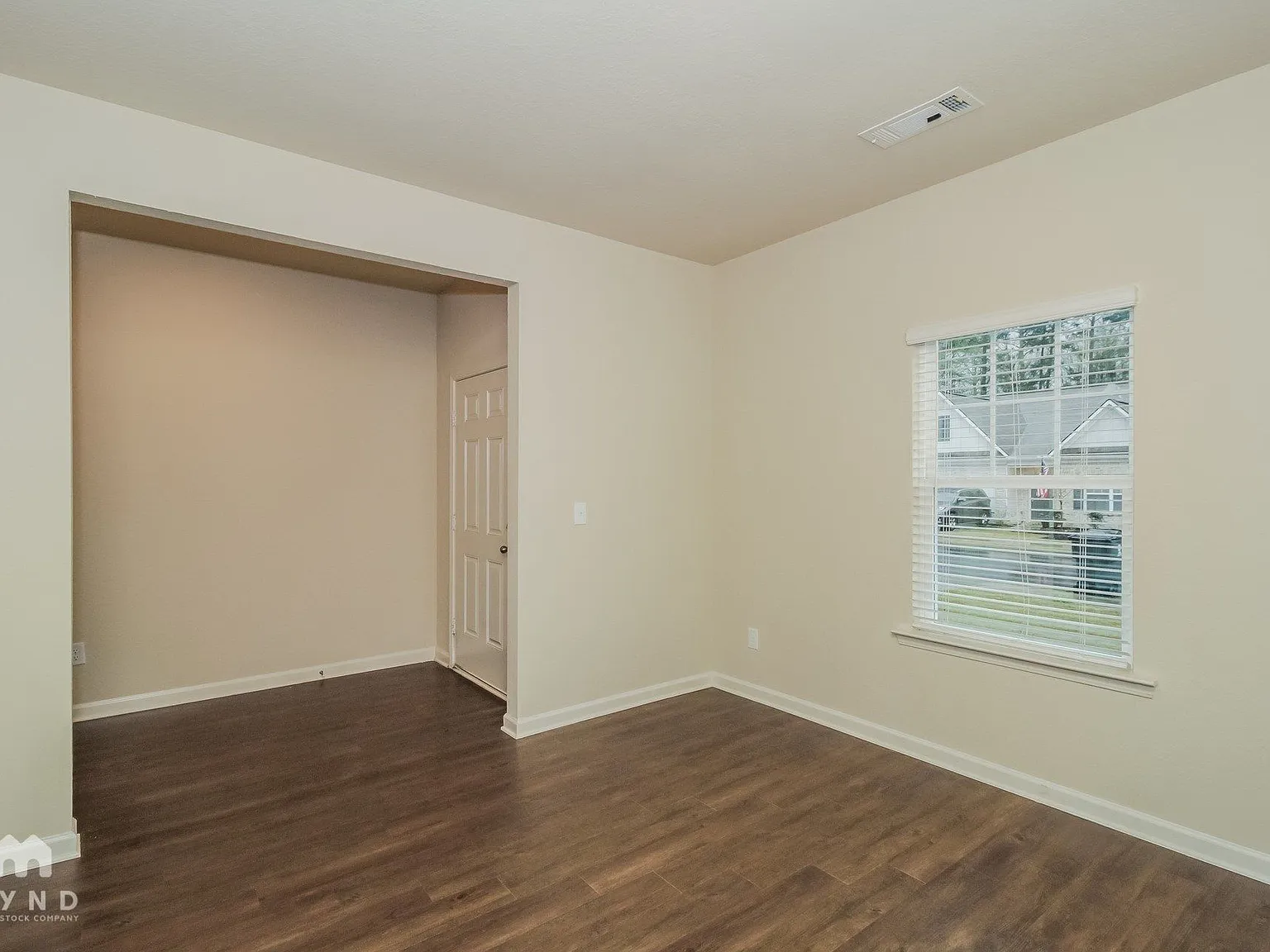 3 bed, 2.0 bath, 1648 sqft, $2,019 — Photo 4