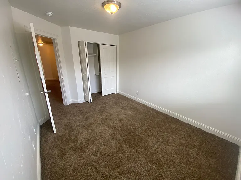 1587 N 565 W #104 — Photo 28