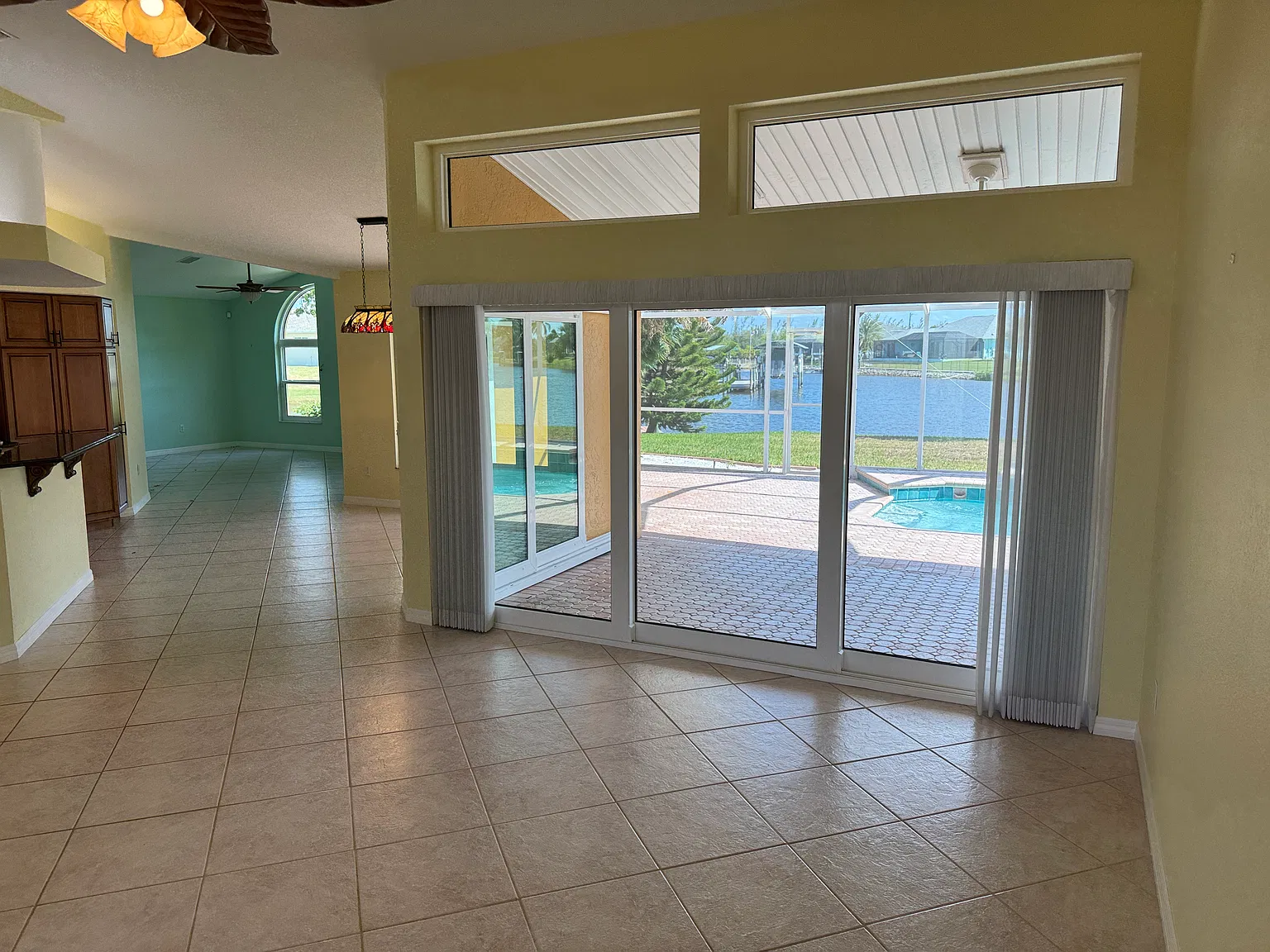 3 bed, 2.5 bath, 2436 sqft, $3,000 — Photo 4
