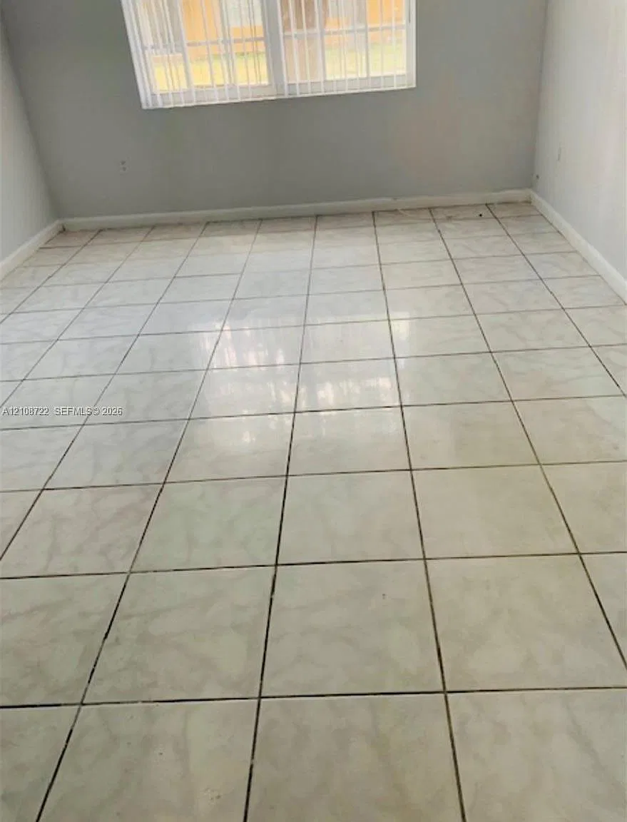 New World Condo Apts Iv — Photo 4