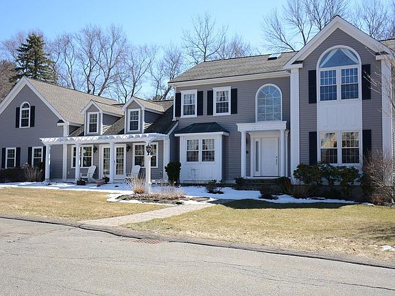 4th image of 15 Everett Dr
