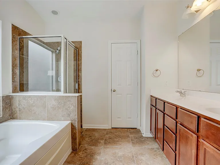 10046 Hillside Bayou Dr — Photo 14