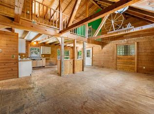 83 Crestlawn Dr, Toccoa, GA 30577