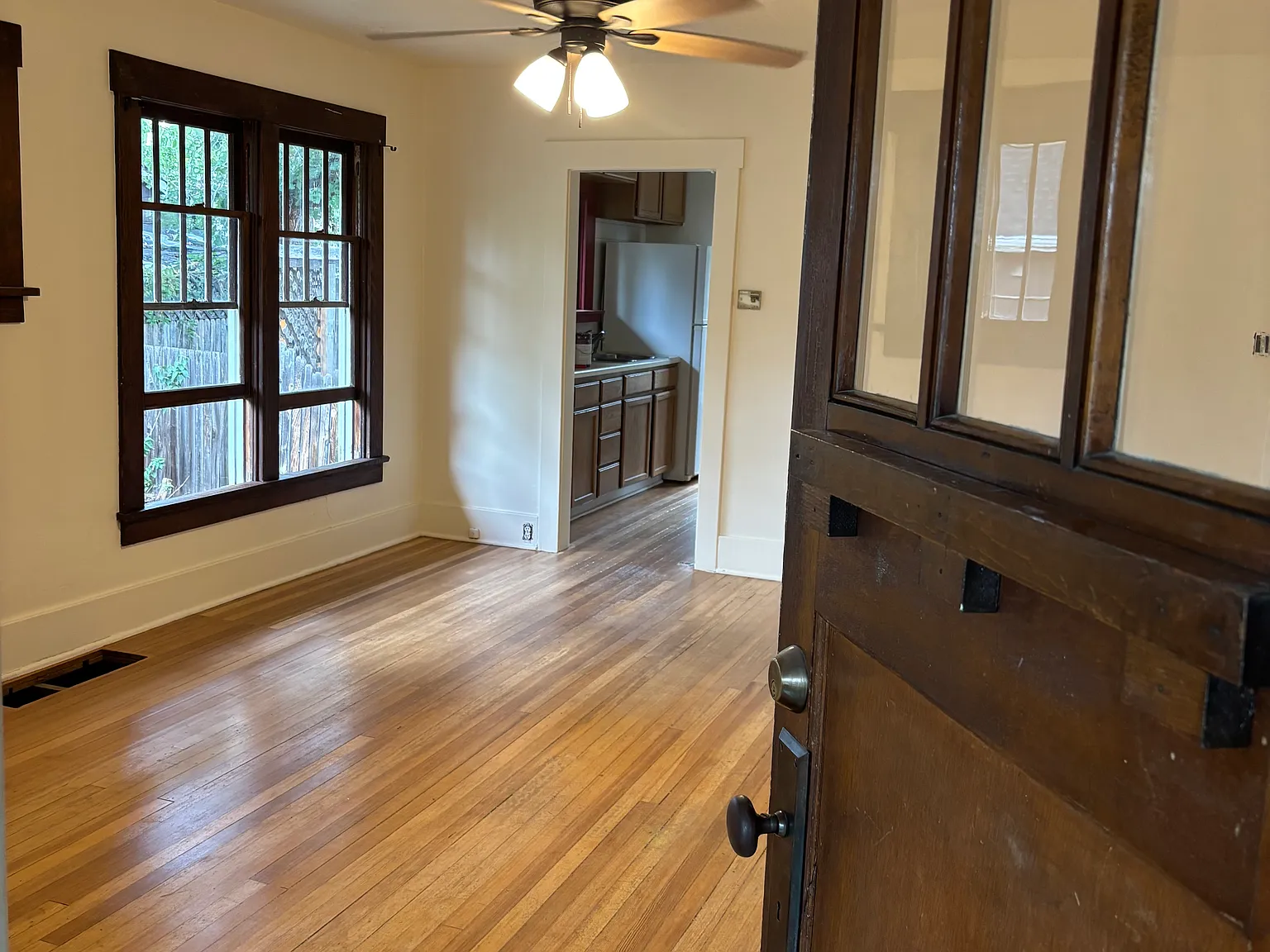 2 bed, 850 sqft, $2,000 — Photo 2