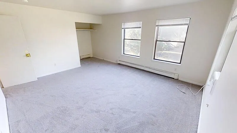 1 bed, 1.0 bath, 203 sqft, $800 — Photo 3