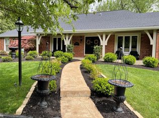 14591 Ladue Rd, Chesterfield, MO 63017