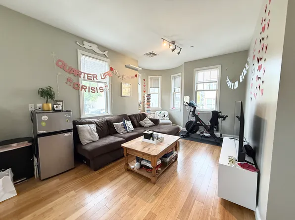 195 W 3rd St, Boston, MA