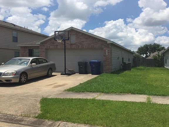 2nd image of 1954 Eastmont Ln