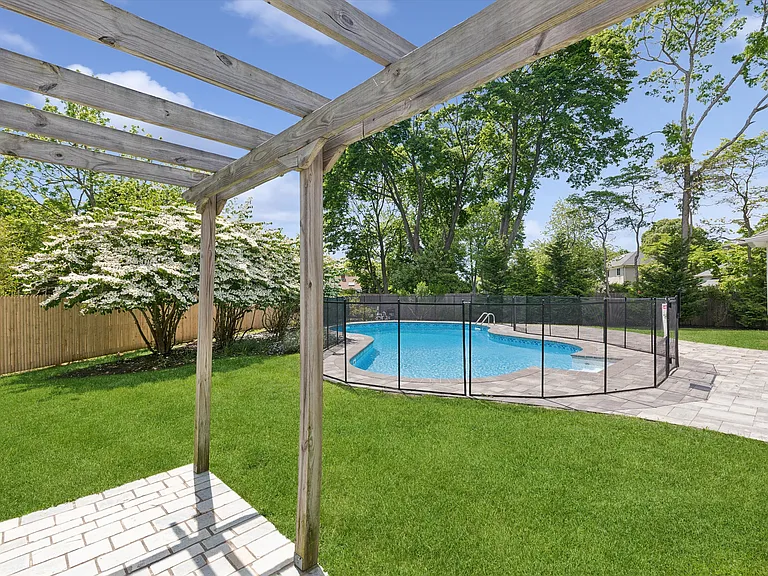 8 Country Ln — Photo 29