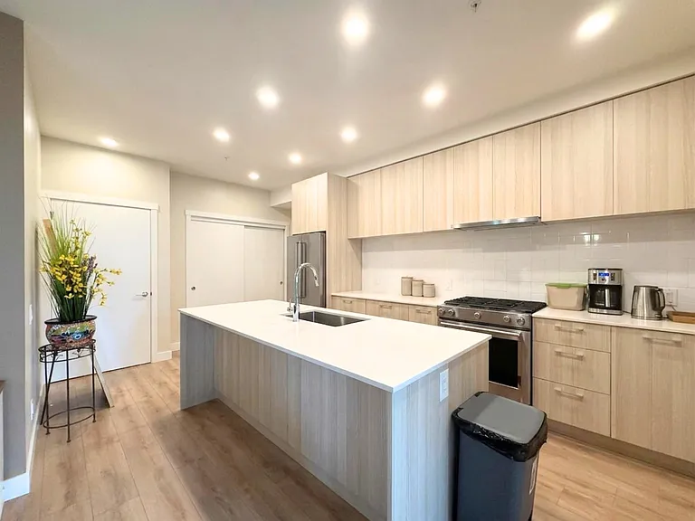 721 Anskar Ct #214 — Photo 2