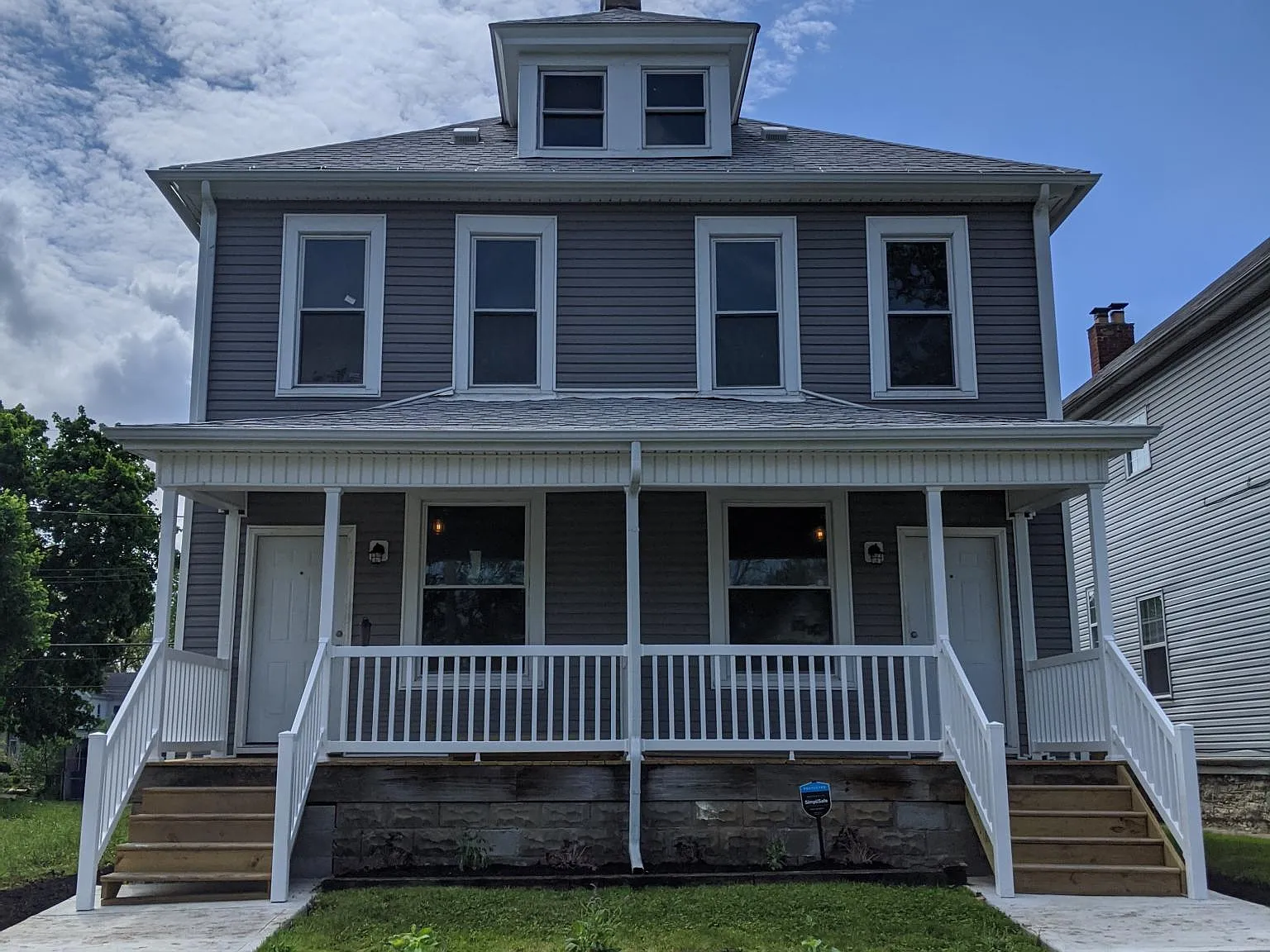 2 bed, 1.5 bath, 1378 sqft, $1,600 — Photo 2