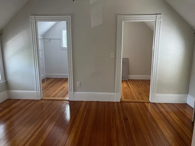 2 bed, 1000 sqft, $2,300 — Photo 2