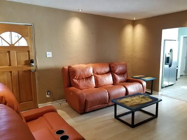 2518 Cagua Dr NE — Photo 3