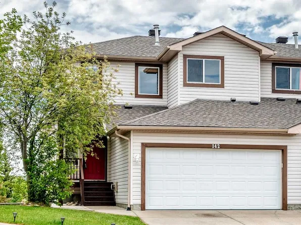 142 N Quigley Close, Cochrane, AB T4C 1S4