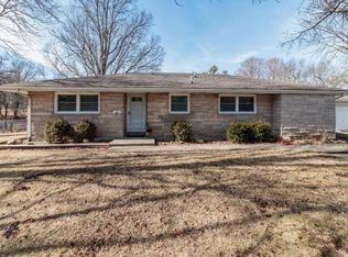 840 3rd St, Charleston, IL 61920