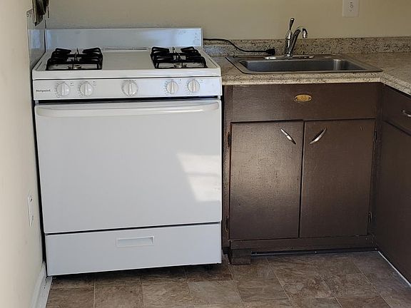 4th image of 2301 6th St S APT 4