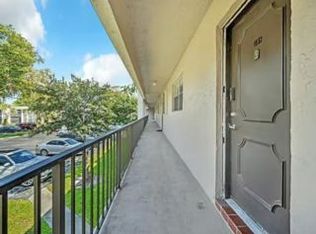 8527 Old Country Mnr, Fort Lauderdale, FL 33328