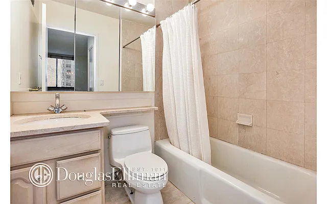 Rented by Douglas Elliman | media 16