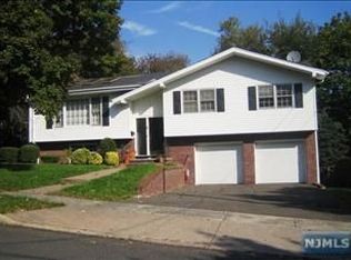 6 June Ct, River Edge, NJ 07661