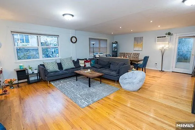 1462A River Rd #1 — Photo 3