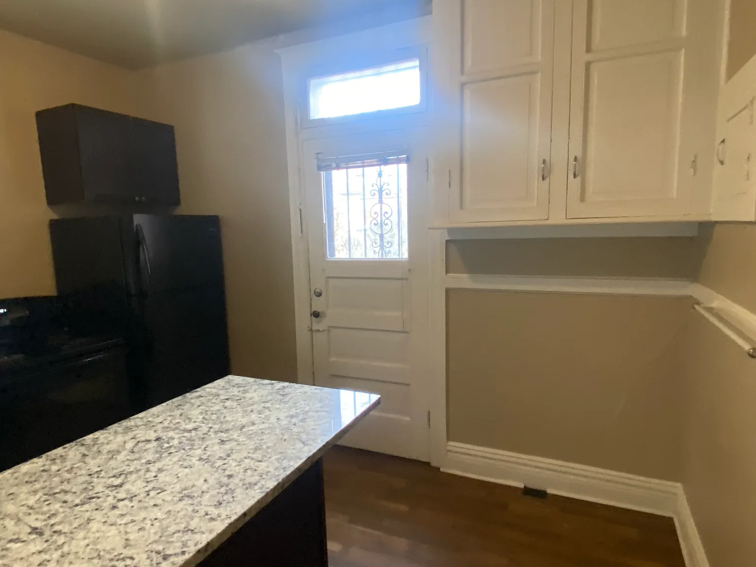 2 bed, 1.5 bath, 1200 sqft, $2,400 — Photo 1