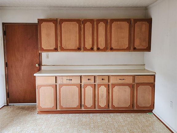 4th image of 376 Mizpah Rd