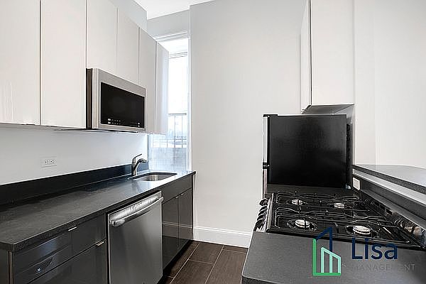 1st image of 253 E 52nd St APT 3D