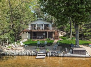 5263 Pointview Ct NE, Lowell, MI