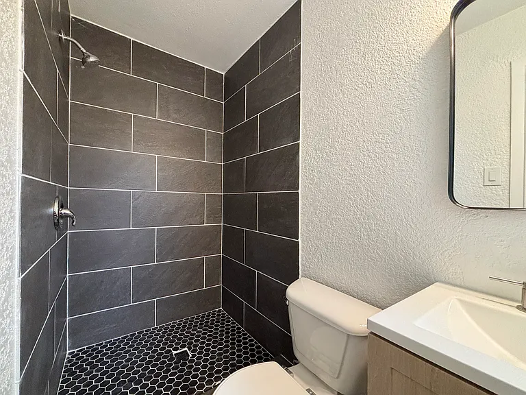 1304 Curtis Dr — Photo 15