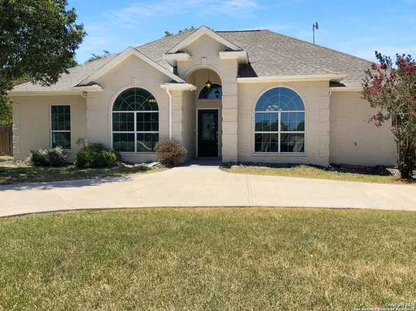 2203 Geneva St, Castroville, TX 78009