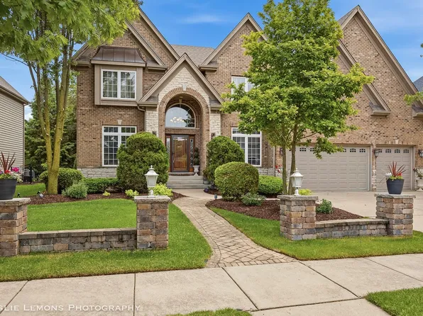 4012 Champion Rd, Naperville, IL 60564