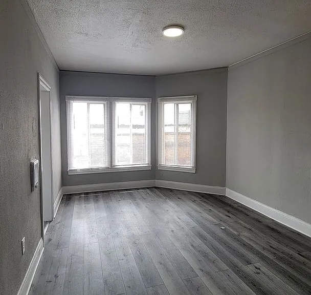5800 Walnut St — Photo 2