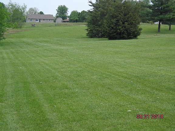 2nd image of 783 Vinland Dr