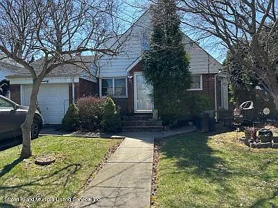 70 Goodwin Ave — Photo 1