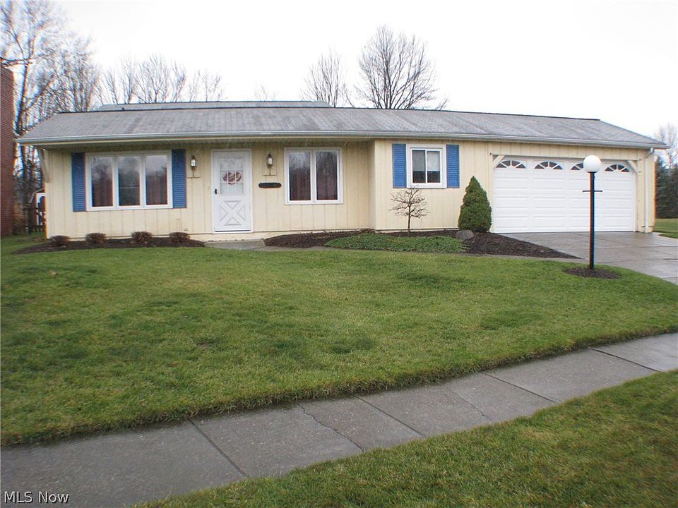 1st image of 20290 Applewood Ln