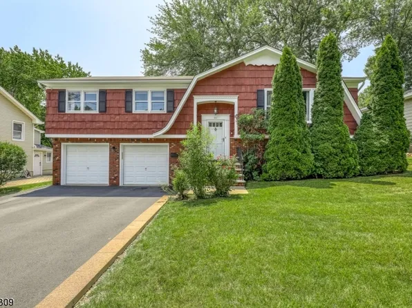 90 Highwood Ave, Waldwick Boro, NJ 07463