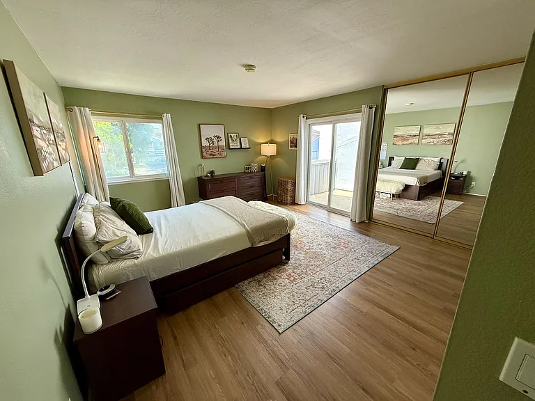 Spacious primary suite