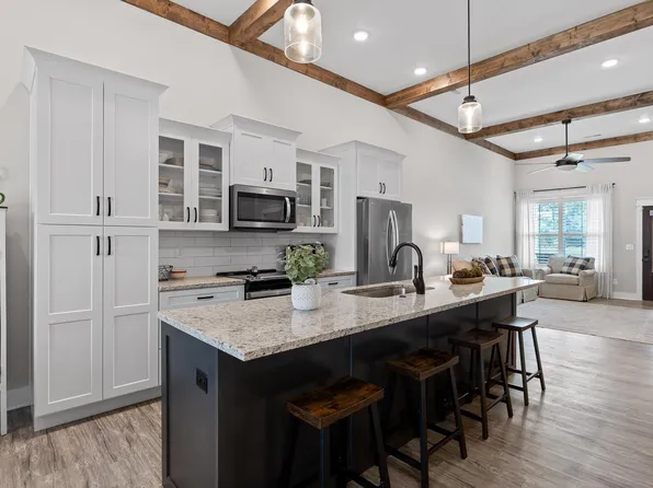 56 Arlington Dr, Chickamauga, GA 30707