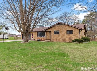 11089 Pleasant Pointe Dr, Allendale, MI 49401