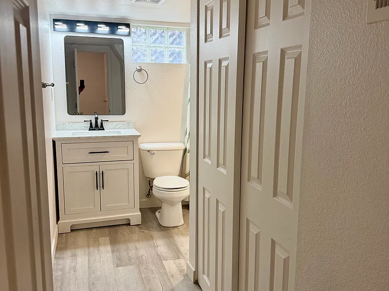 122 N Lewis St #B — Photo 6