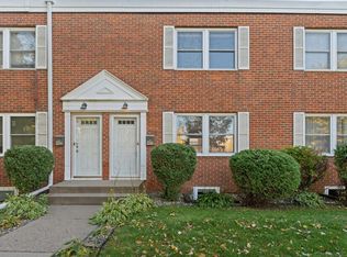 2046 Montreal Ave, Saint Paul, MN 55116