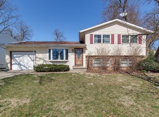 1218 Searle Dr, Normal, IL 61761