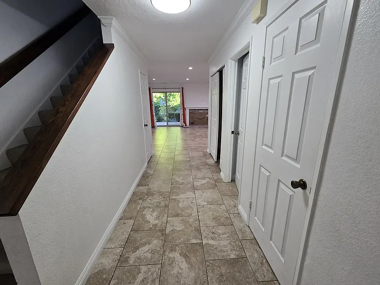 7542 Rosedale Ct — Photo 5