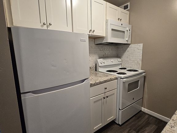 4th image of 1249 Nelson St APT D