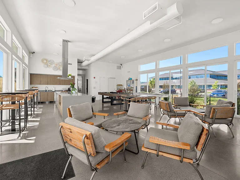 Magnesium Village Apartments — Photo 44