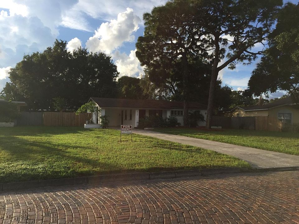 1st image of 420 Park Cir S