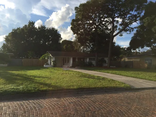 420 Park Cir S, Saint Petersburg, FL 33707