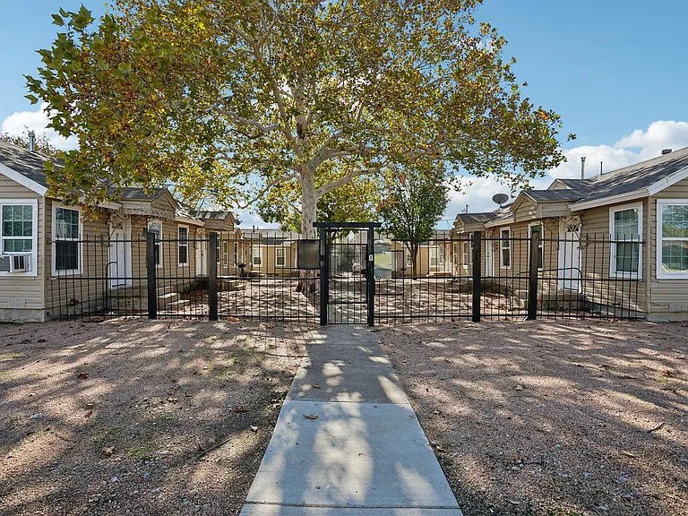 Sycamore Creek Apartments — Photo 8